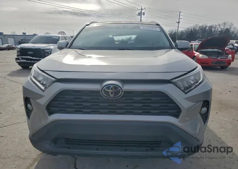 2020 Toyota Rav4 Xle z USA, uszkodzony, nr VIN 2T3W1RFV9LC055935